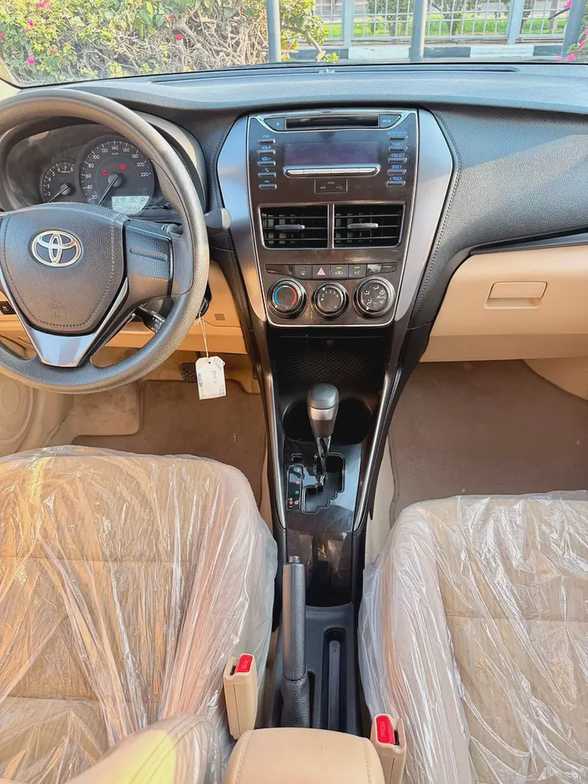 Toyota Yaris 1.5L 2022 GCC Specs Excellent Condition-11-11