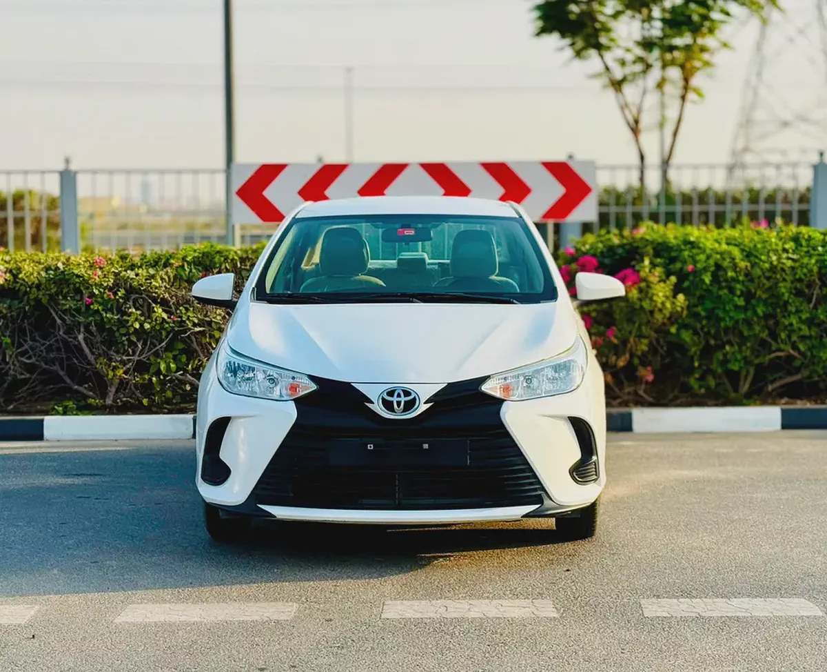 Toyota Yaris 1.5L 2022 GCC Specs Excellent Condition-1-1