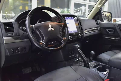 EXCELLENT DEAL for our Mitsubishi Pajero 3.8L GLS 3 Doors ( 2018 Model ) in White Color GCC Specs-10