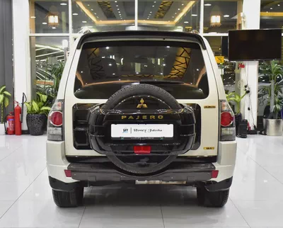 EXCELLENT DEAL for our Mitsubishi Pajero 3.8L GLS 3 Doors ( 2018 Model ) in White Color GCC Specs-4