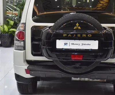 EXCELLENT DEAL for our Mitsubishi Pajero 3.8L GLS 3 Doors ( 2018 Model ) in White Color GCC Specs-7