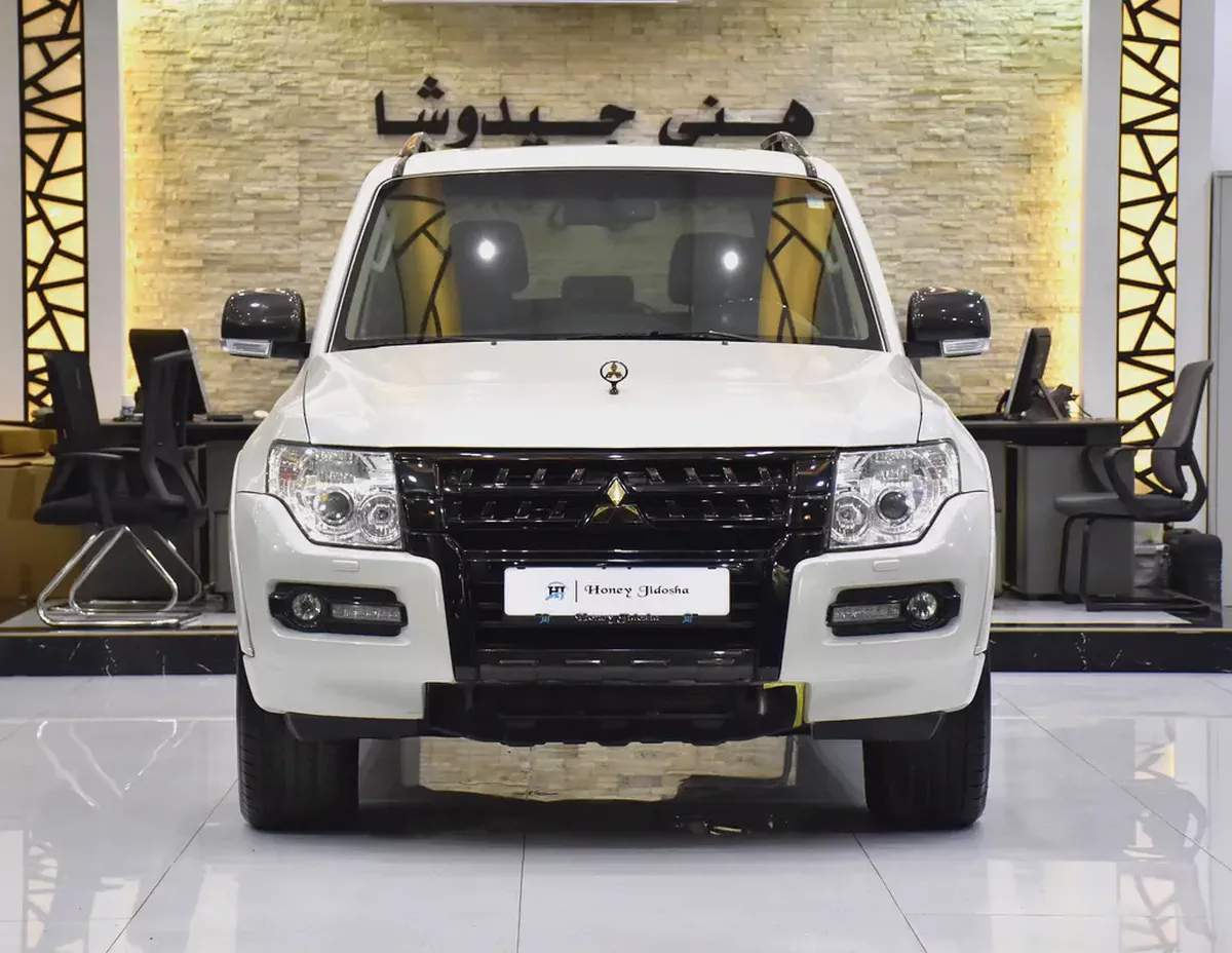 EXCELLENT DEAL for our Mitsubishi Pajero 3.8L GLS 3 Doors ( 2018 Model ) in White Color GCC Specs