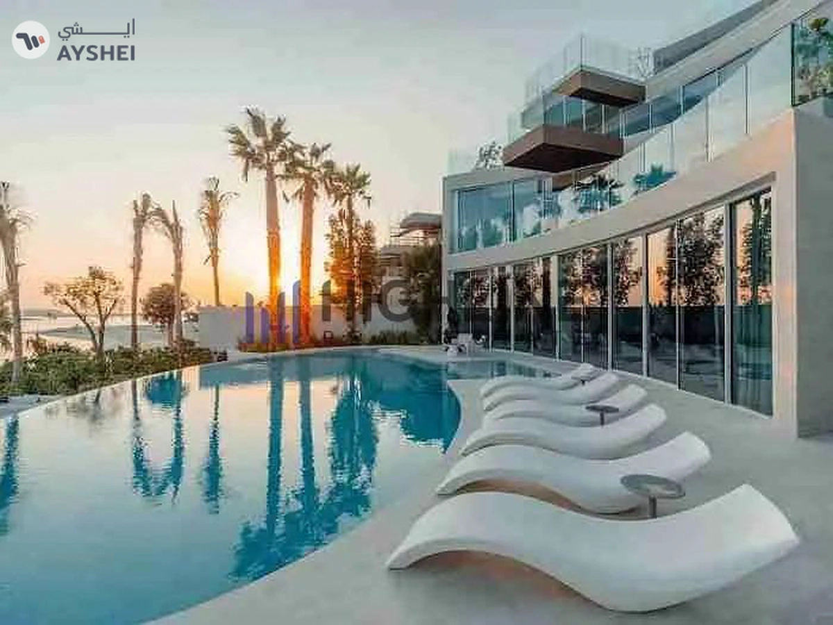 Sophisticated Vibrant Beach Luxury Villa