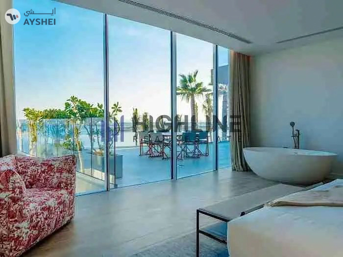 Sophisticated Vibrant Beach Luxury Villa