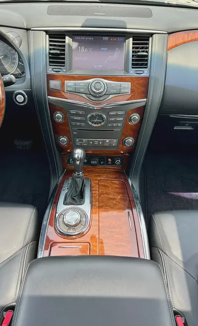 INFINITI QX80 2017 VIP FULL OPTION-9
