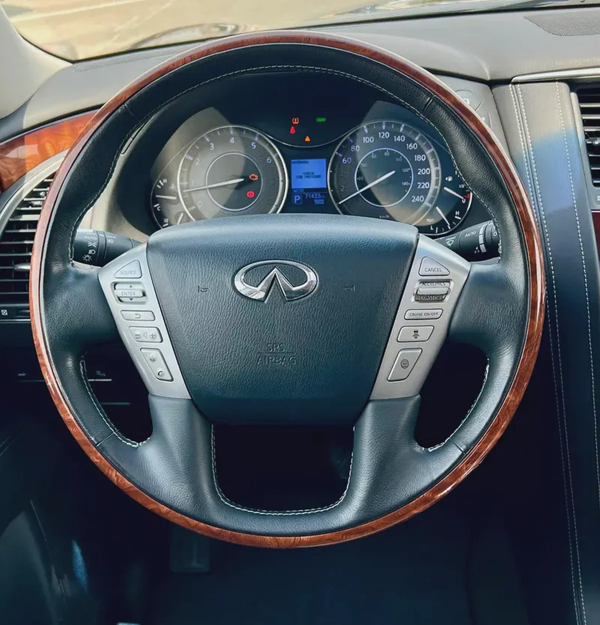 INFINITI QX80 2017 VIP FULL OPTION-12-12