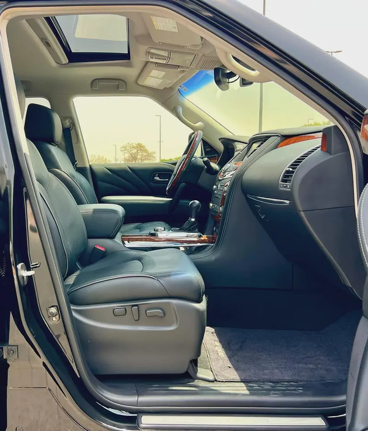 INFINITI QX80 2017 VIP FULL OPTION-14-14