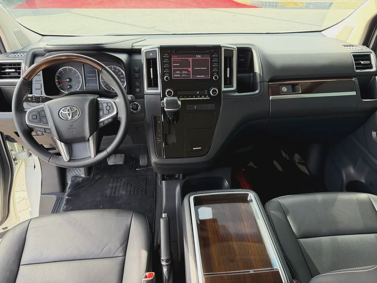 2023 Toyota Granvia Premium GCC Specs-10-10