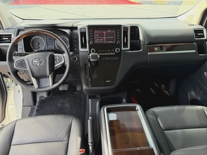 2023 Toyota Granvia Premium GCC Specs