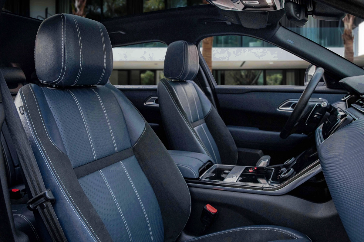 2,742 P.M |  Range Rover Velar R-Dynamic | 0% Downpayment | LR Warranty til Feb 2027!-10-10