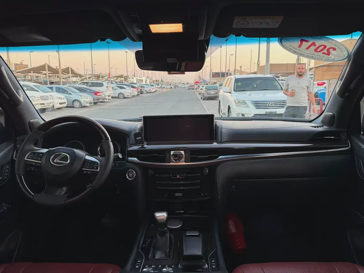 لكذس Lx 570 خليجي Lexus LX 570 Sport S+ 2017 | GCC Specs | Pristine Condition-10-10