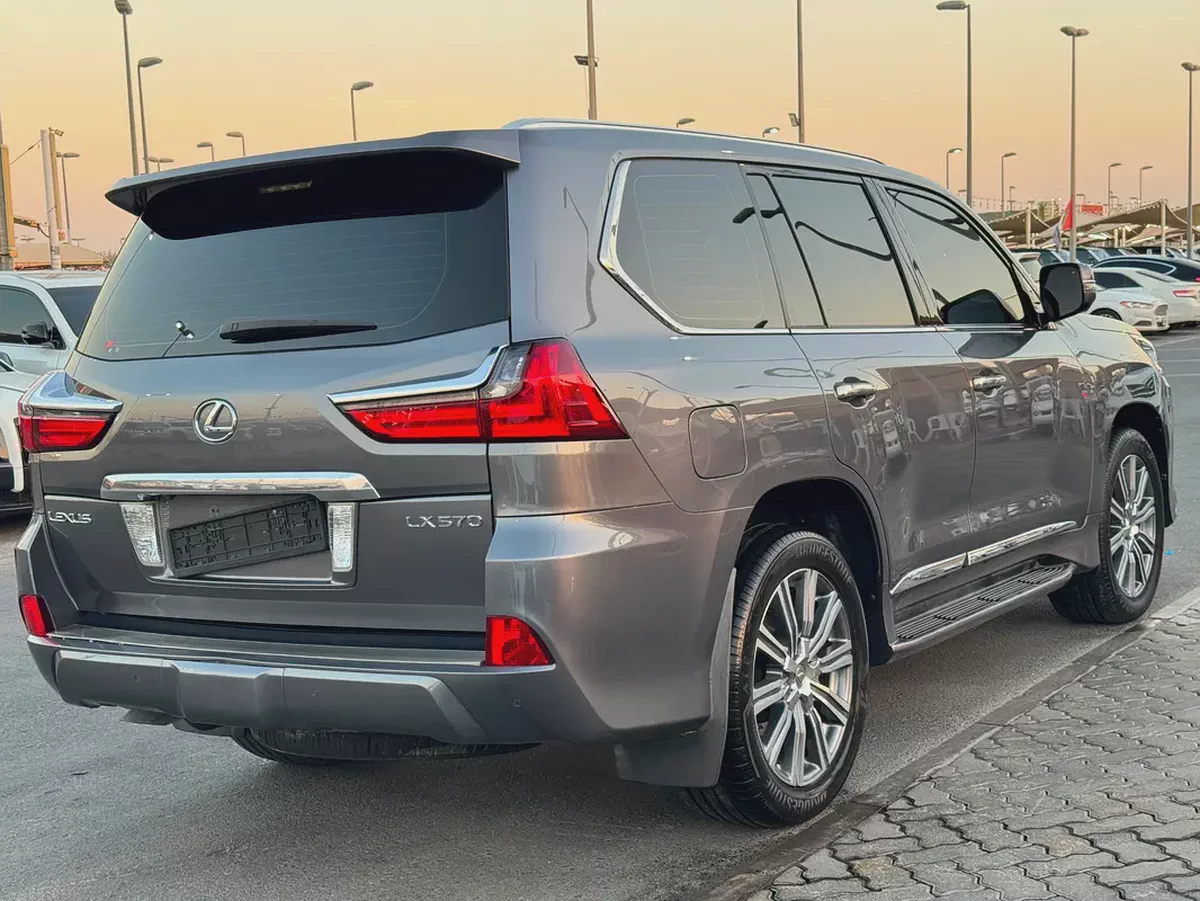 لكذس Lx 570 خليجي Lexus LX 570 Sport S+ 2017 | GCC Specs | Pristine Condition-3-3