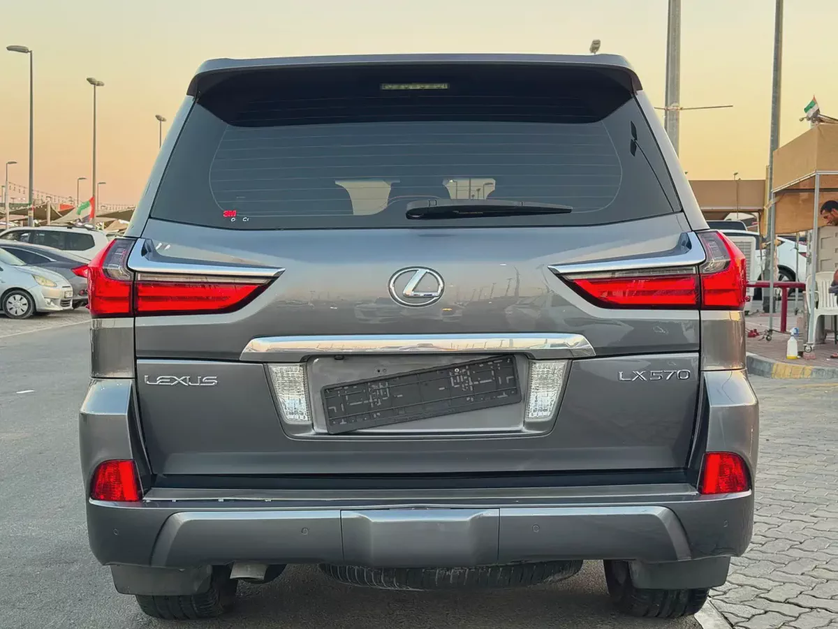 لكذس Lx 570 خليجي Lexus LX 570 Sport S+ 2017 | GCC Specs | Pristine Condition-6-6