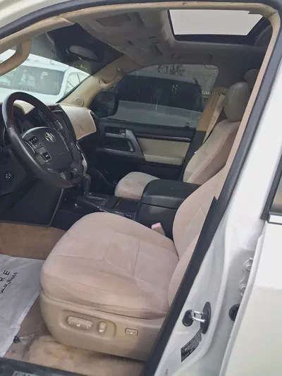 Toyota Land Cruiser VXR 2011 GCC Specs-6