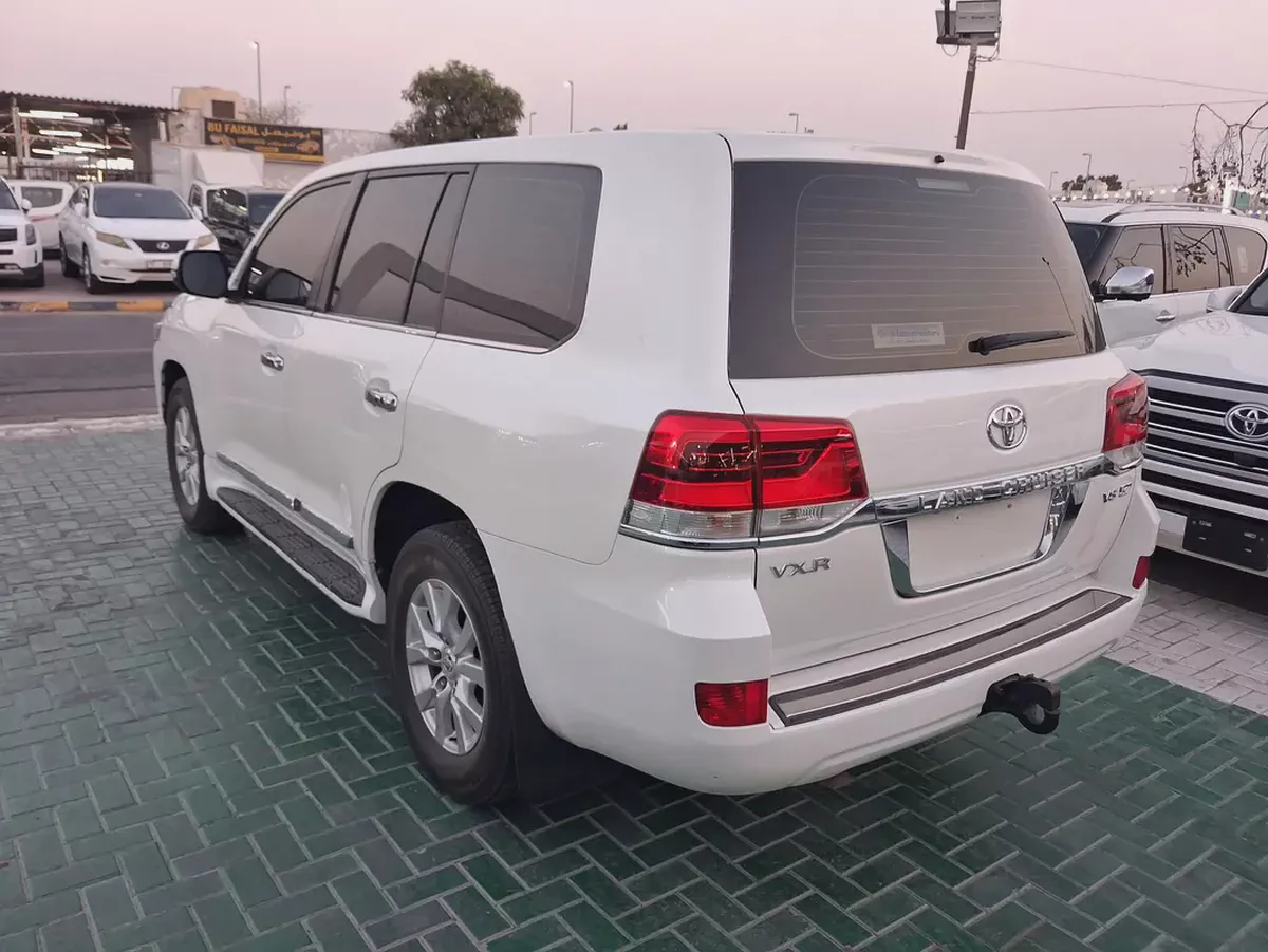 Toyota Land Cruiser VXR 2011 GCC Specs-3-3