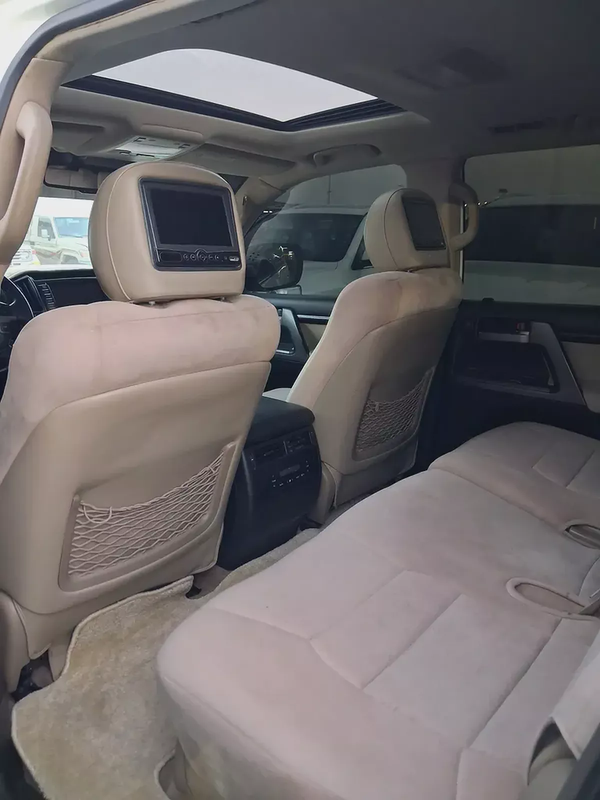 Toyota Land Cruiser VXR 2011 GCC Specs-7-7