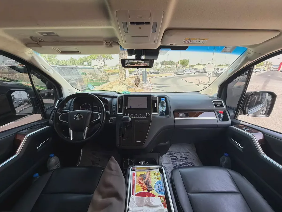 Toyota Granvia 2024 Premium GCC Specs with 130,096 Km  Driven-9-9