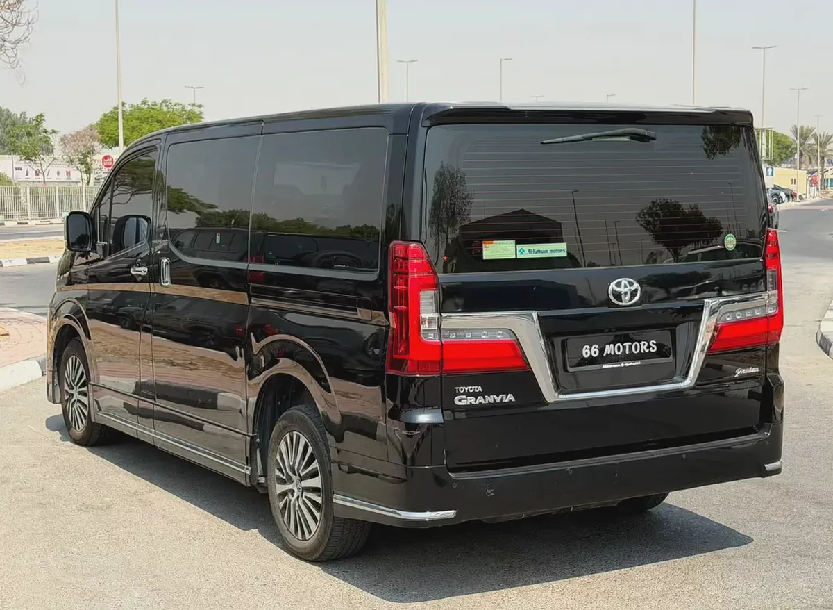 Toyota Granvia 2024 Premium GCC Specs with 130,096 Km  Driven-3-3