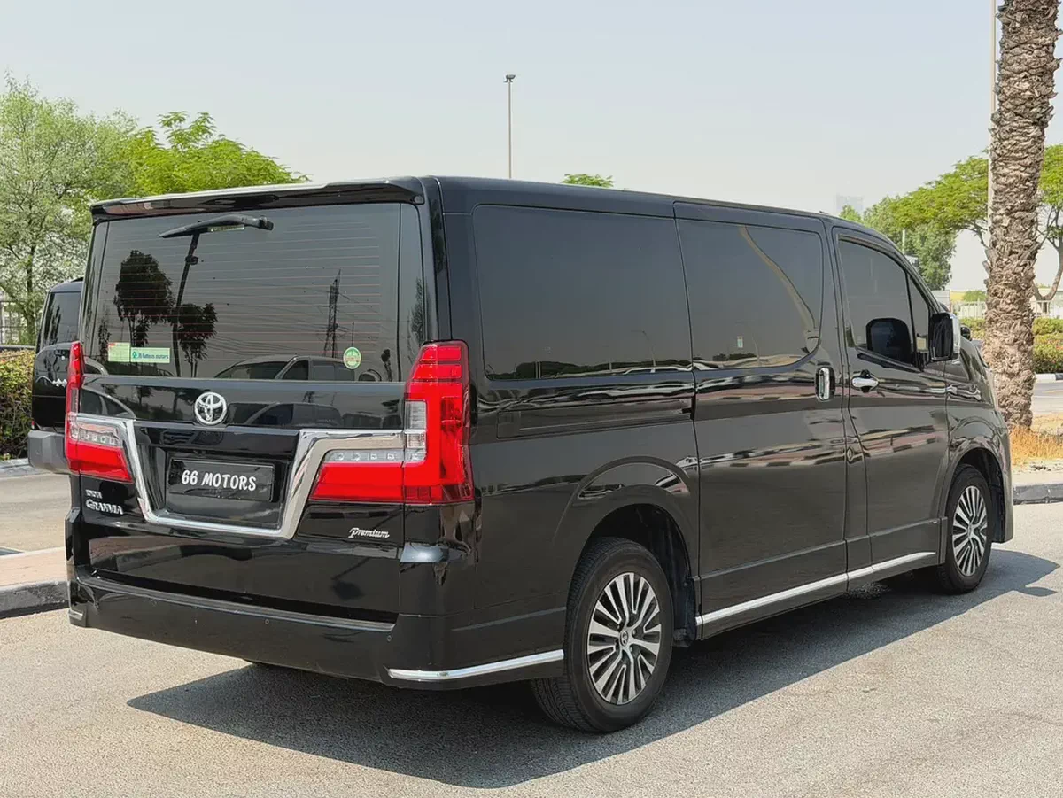 Toyota Granvia 2024 Premium GCC Specs with 130,096 Km  Driven-4-4