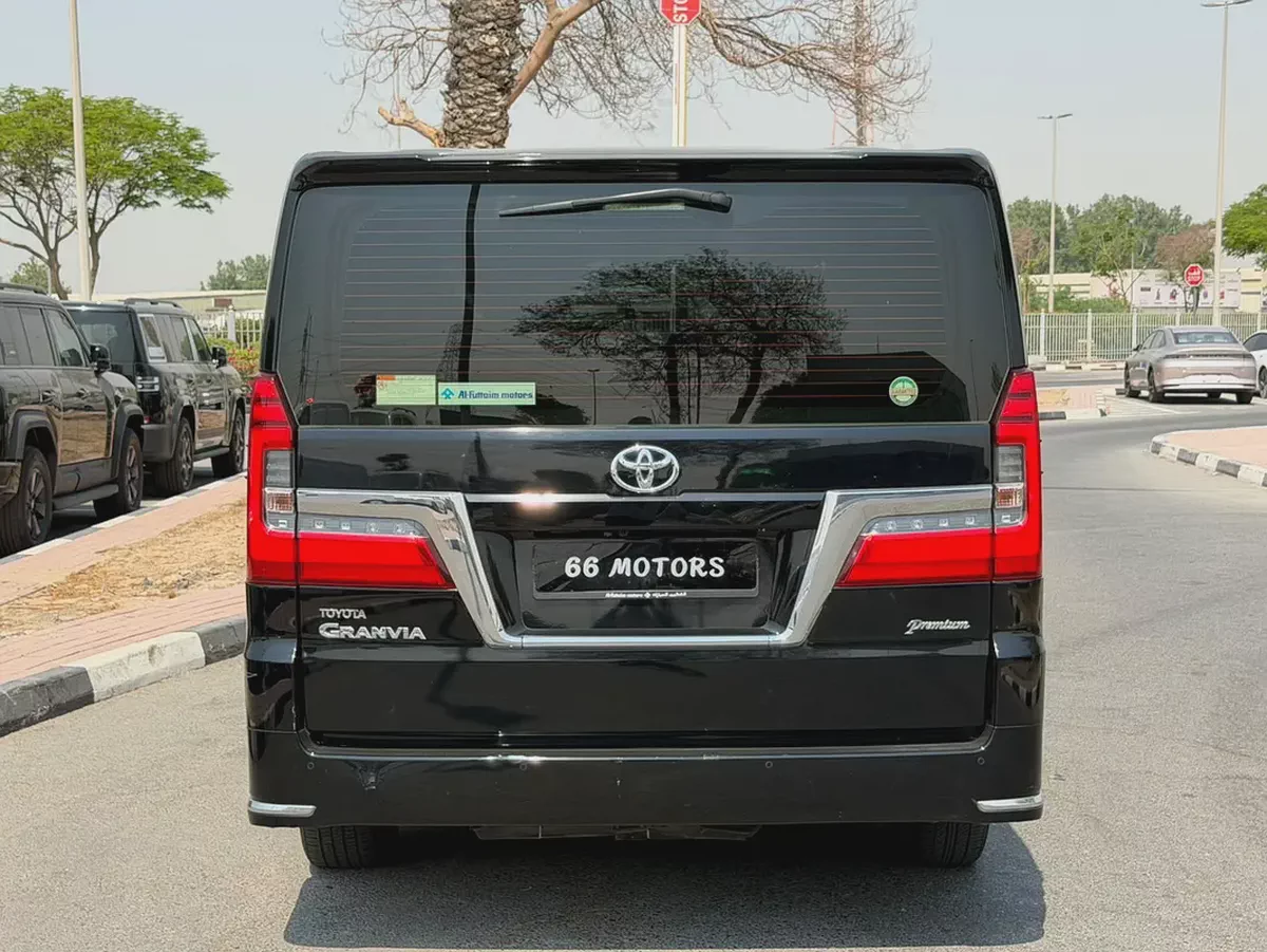 Toyota Granvia 2024 Premium GCC Specs with 130,096 Km  Driven-5-5