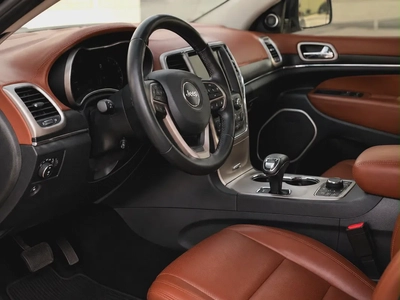 AED 2,350 PM | JEEP GRAND CHEROKEE | SUMMIT | FREE ACCIDENT | WELL MAINTAINED | 0% DOWNPAYMENT-13