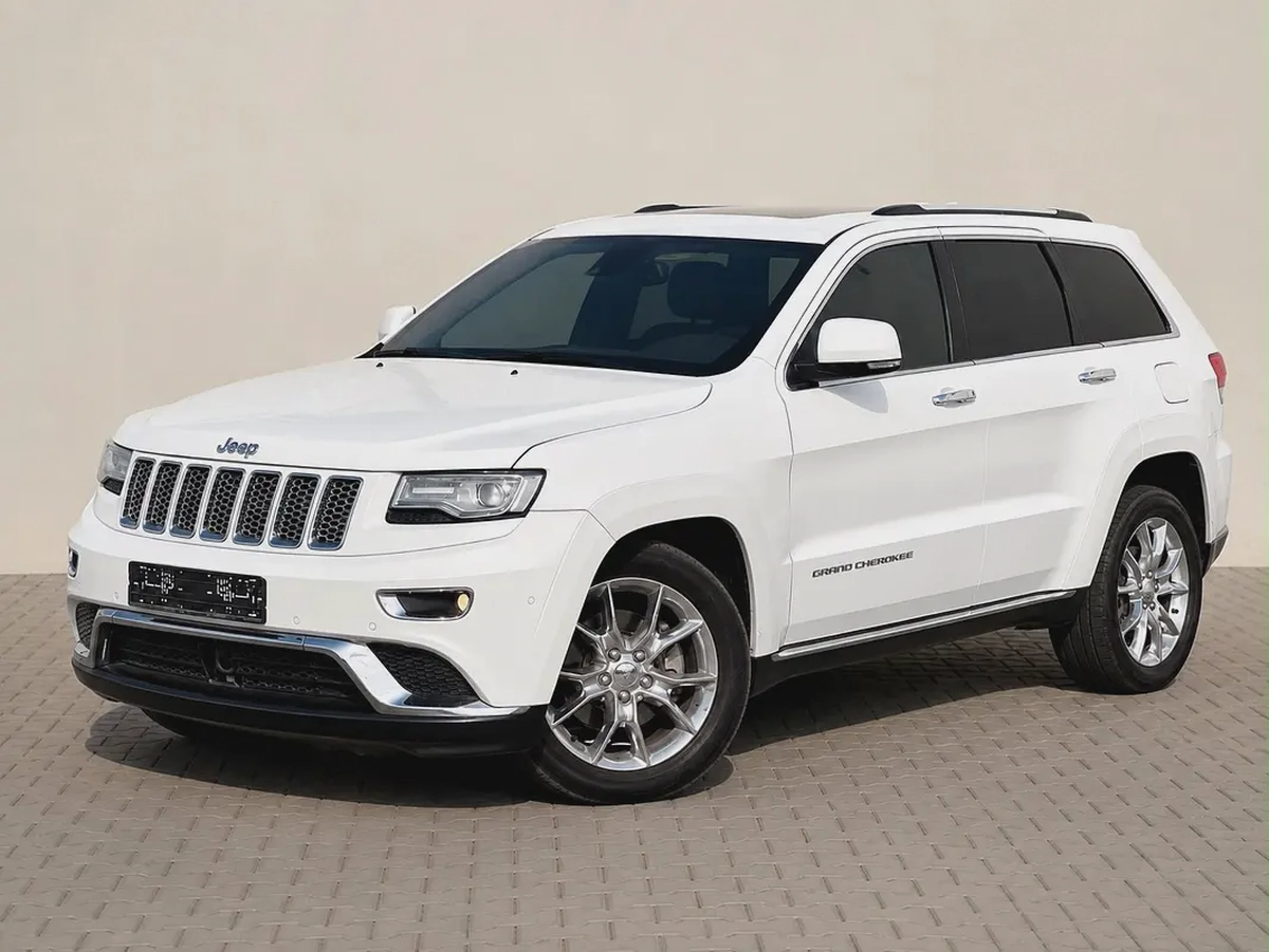 AED 2,350 PM | JEEP GRAND CHEROKEE | SUMMIT | FREE ACCIDENT | WELL MAINTAINED | 0% DOWNPAYMENT