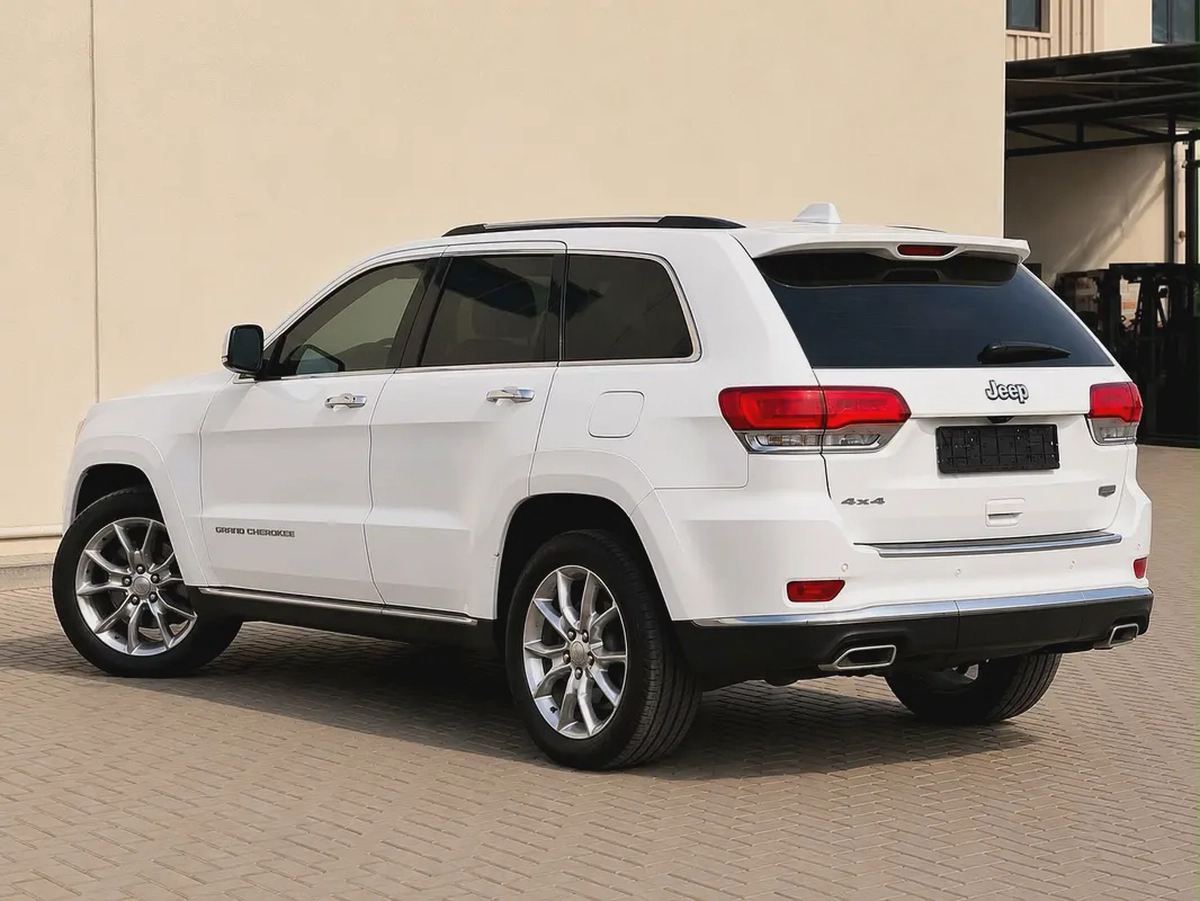 AED 2,350 PM | JEEP GRAND CHEROKEE | SUMMIT | FREE ACCIDENT | WELL MAINTAINED | 0% DOWNPAYMENT-5-5