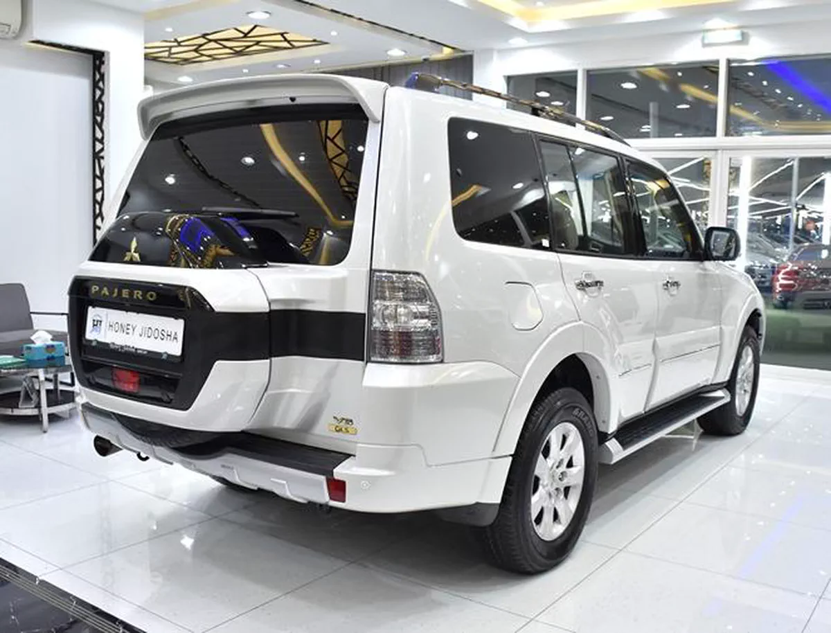 Mitsubishi Pajero GLS ( 2019 Model ) in White Color GCC Specs-5-5