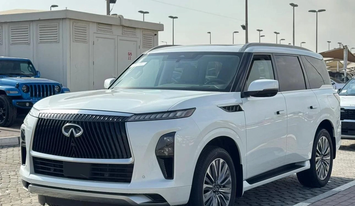 INFINITI QX80 LUXE 2025 | WHITE