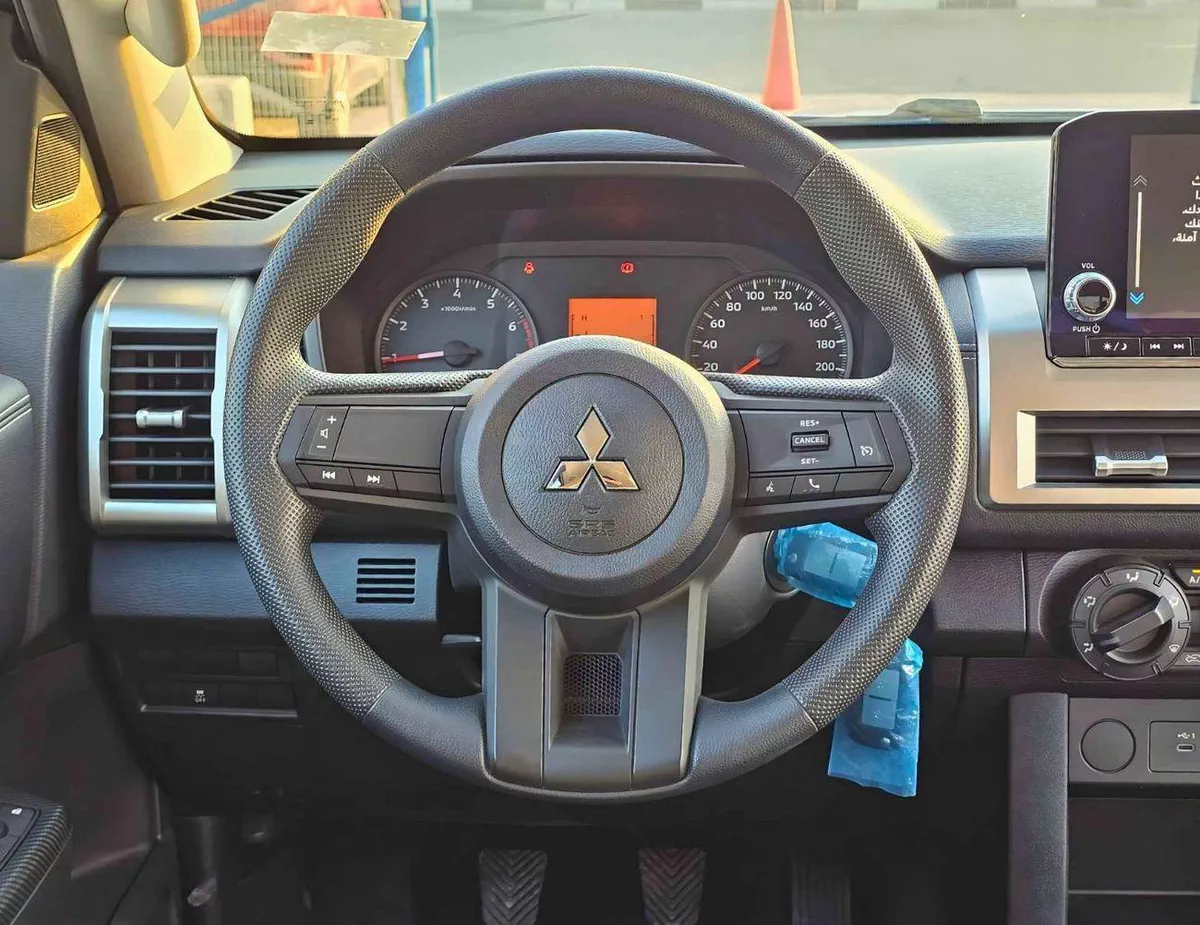 Mitsubishi L200 GLS GLX / DOUBLE CABIN / 2.4L V4 PETROL / DVD CAMERA / ALLOY RIMS (CODE # GLXP)-10-0