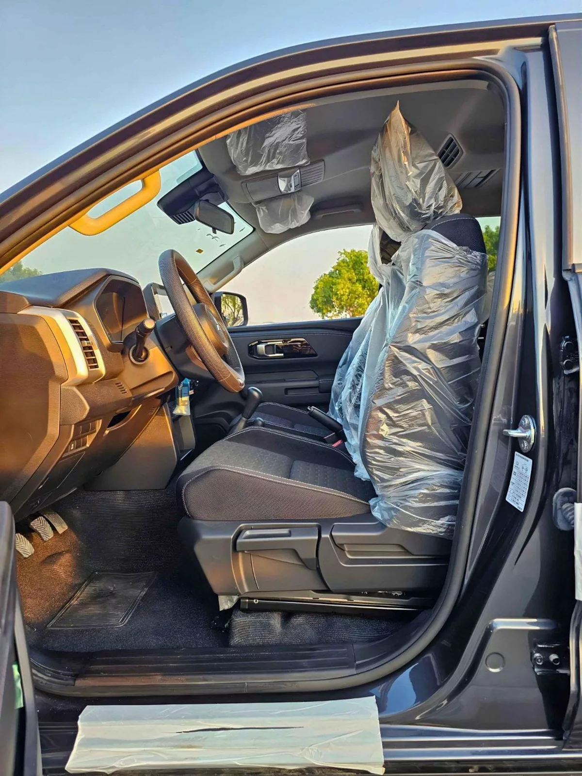 Mitsubishi L200 GLS GLX / DOUBLE CABIN / 2.4L V4 PETROL / DVD CAMERA / ALLOY RIMS (CODE # GLXP)-5-0