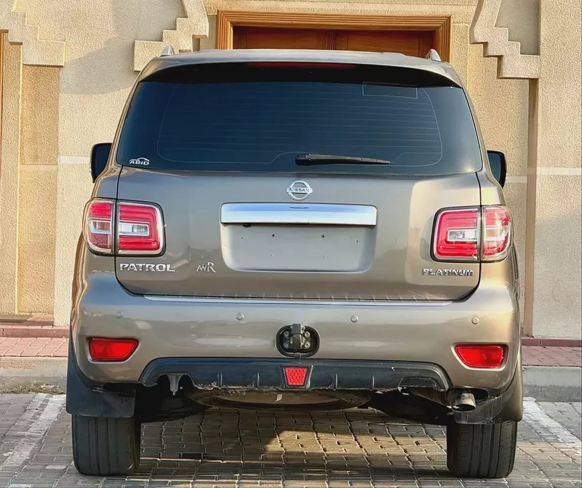 Nissan Patrol LE Platinum 2016 | GCC Specs | Well Maintained-10-10
