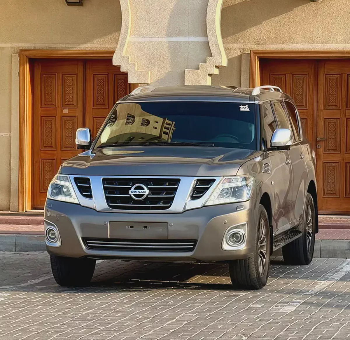 Nissan Patrol LE Platinum 2016 | GCC Specs | Well Maintained-12-12