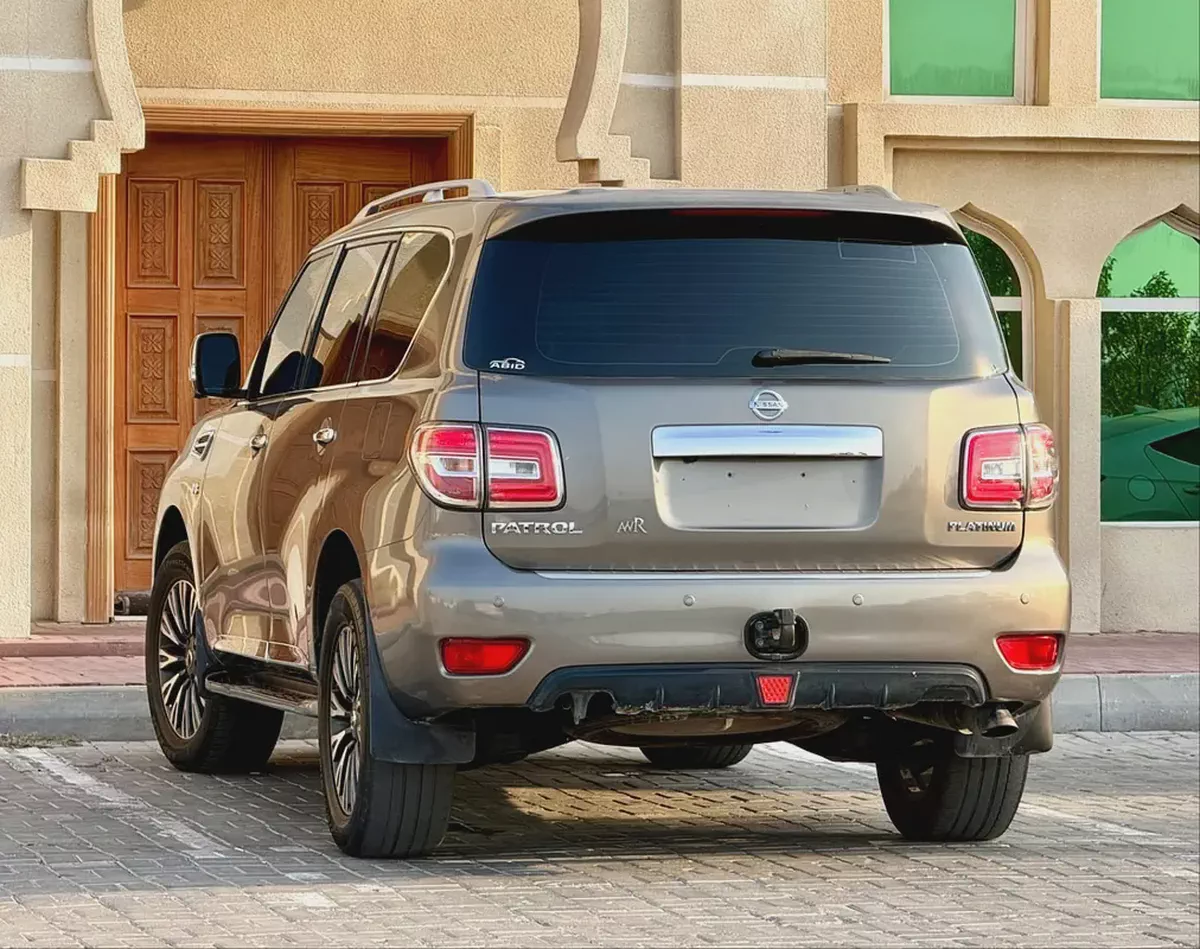 Nissan Patrol LE Platinum 2016 | GCC Specs | Well Maintained-3-3