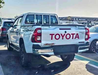 Toyota Hilux SR5 / 2.4L DIESEL A/T / BLIND SPOT / DIFF LOCK / FR&RR CHROME BUMPERS / (CODE # HDFAA)-11