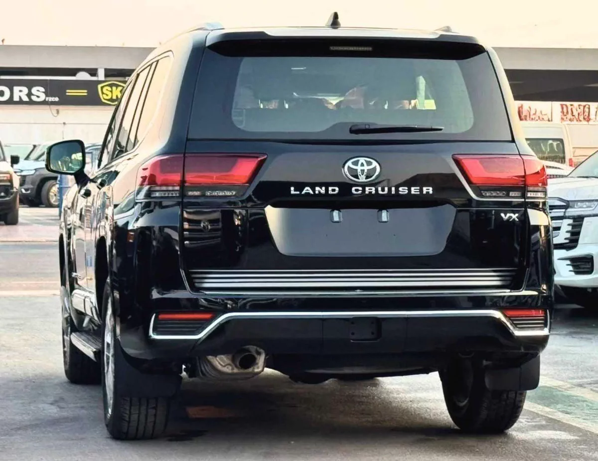 Toyota Land Cruiser VX || 4.0L PETROL V6 / RADAR / BIG DVD / REAR ENTERTAINMENT SCREEN / COOL BOX / FULL OPTION (CODE#VX-3-0