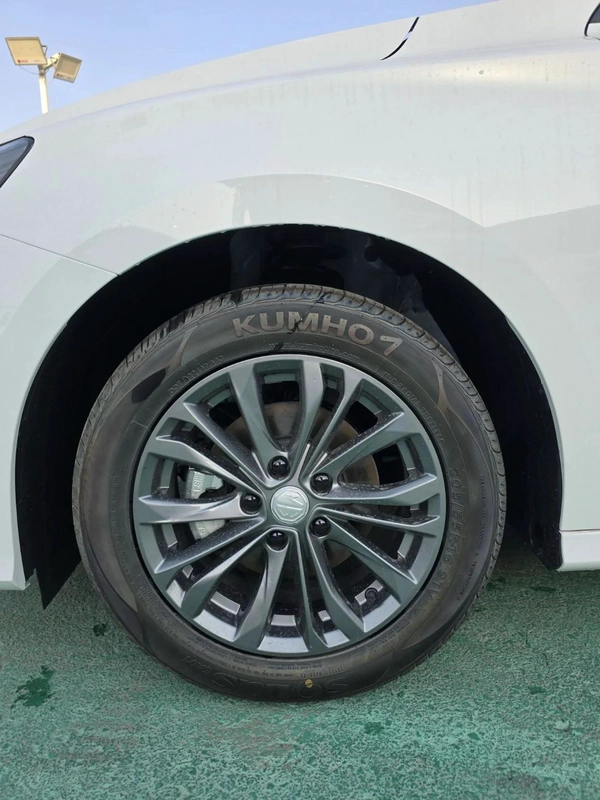  MG5 1.5L LUXURY VERSION