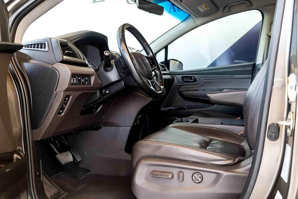Honda Odyssey Touring Elite-16-16