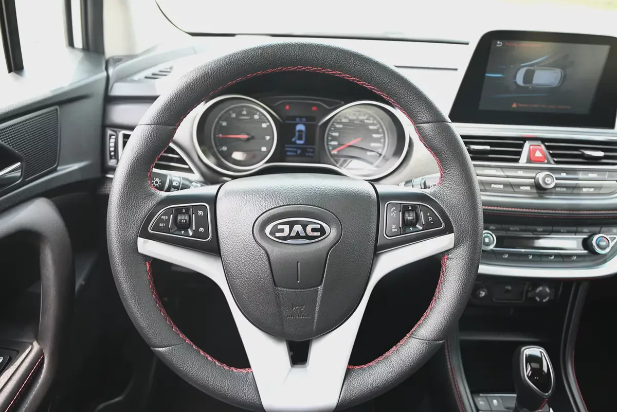 0% DP - JAC S3+ 2023 GCC - LOW MILEAGE - ACCIDENT FREE-9-9