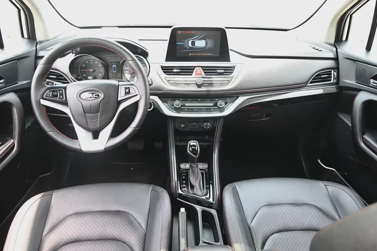 0% DP - JAC S3+ 2023 GCC - LOW MILEAGE - ACCIDENT FREE-8-8