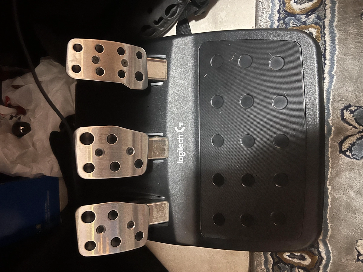 g29 racing wheel ps5/ps4/Pc 