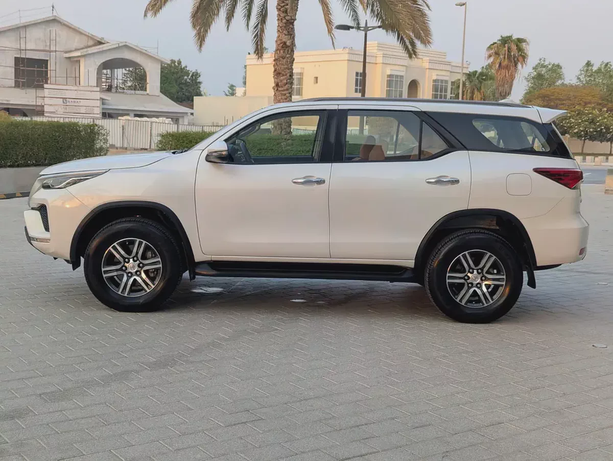Toyota Fortuner 2023 EXR GCC Specs Interior and Exterior Excellent Condition-3-3