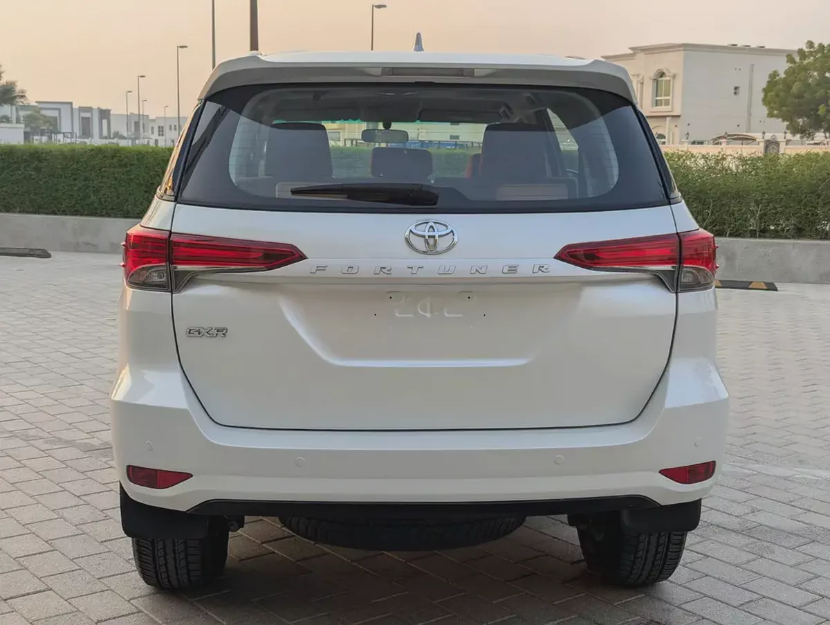 Toyota Fortuner 2023 EXR GCC Specs Interior and Exterior Excellent Condition-7-7