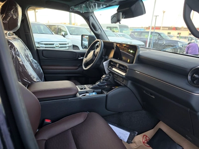 TOYOTA LAND CRUISER PRADO LUXURY 2.4L PETROL 2026-3