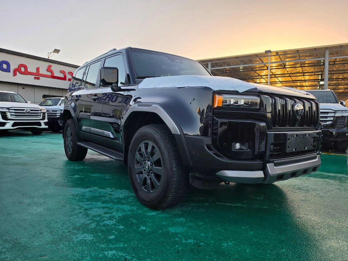 TOYOTA LAND CRUISER PRADO LUXURY 2.4L PETROL 2026