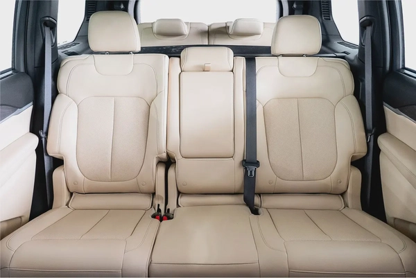 3,049 AED / 60 months | 0% DP | 2023 Jeep Grand Cherokee Limited Plus / Jeep Warranty