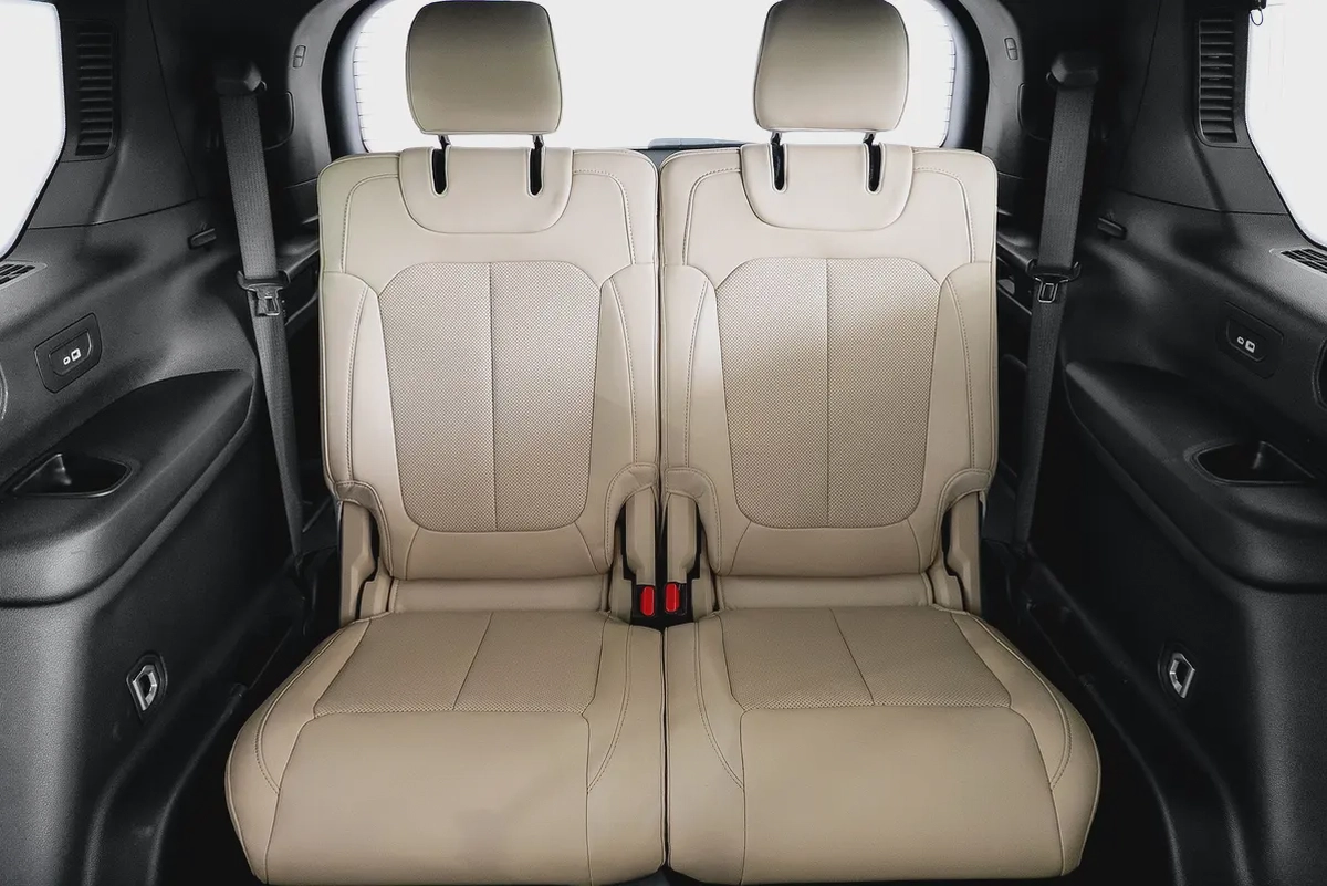 3,049 AED / 60 months | 0% DP | 2023 Jeep Grand Cherokee Limited Plus / Jeep Warranty-13-13