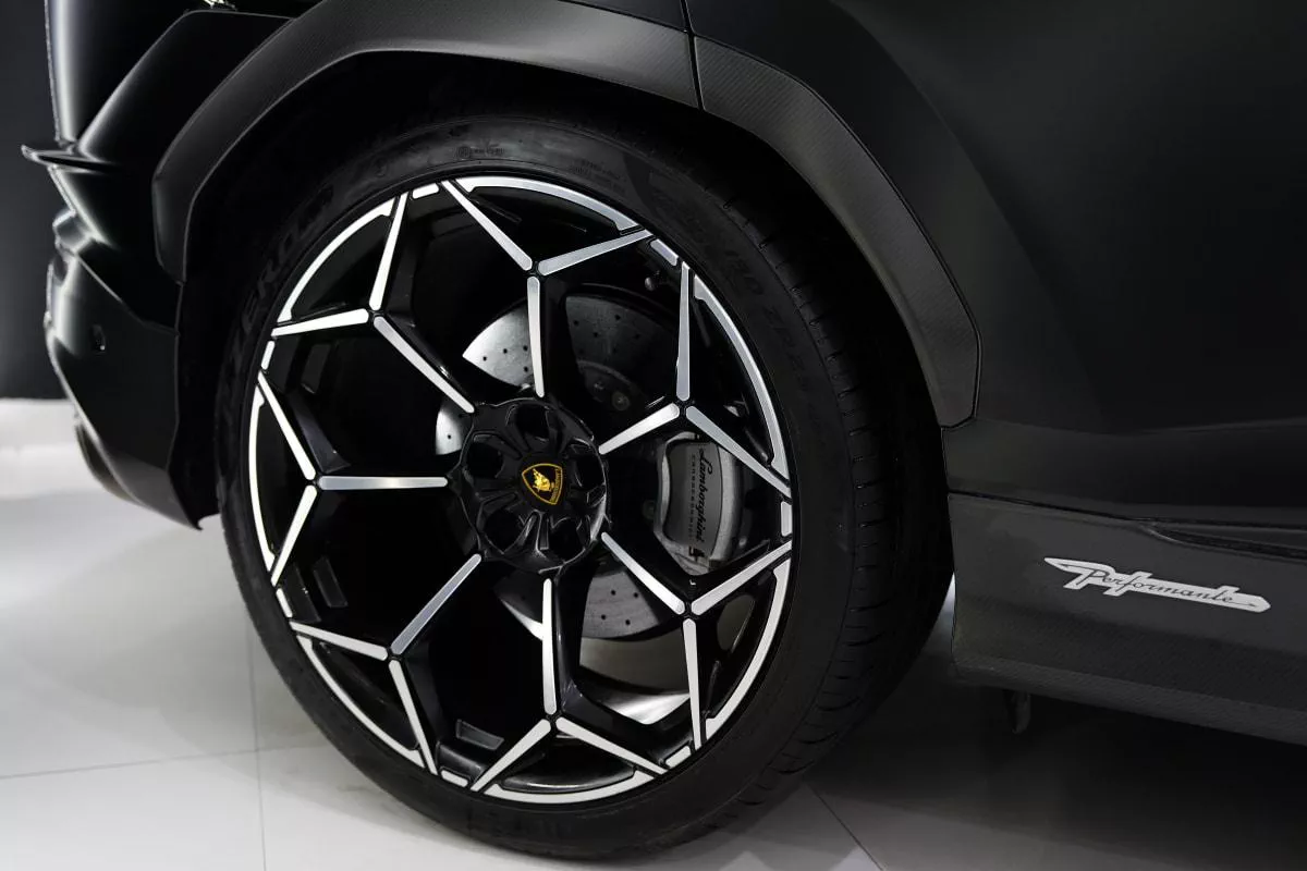 Lamborghini Urus Performante-7-7