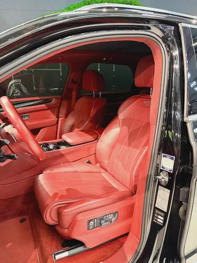 Bentley Bentayga Gcc V8 All Services History Agency-13