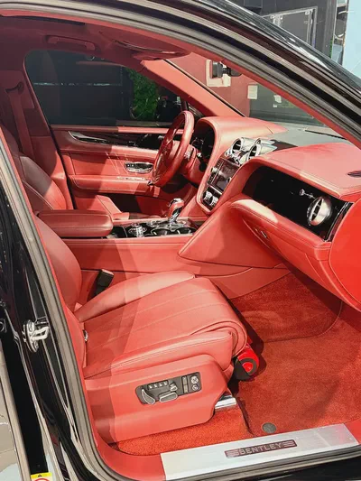 Bentley Bentayga Gcc V8 All Services History Agency-15